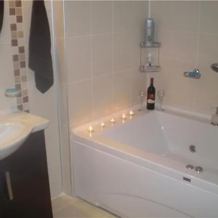 Lägenhet Gorgeous 2 Bed Private Ground Floor In One Of Sides Exclusive Communi