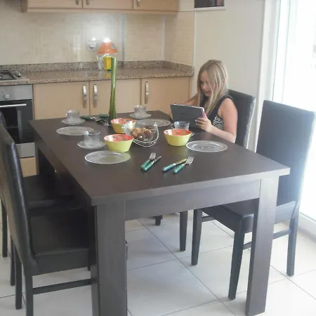 Gorgeous 2 Bed Private Ground Floor In One Of Sides Exclusive Communi سيدي